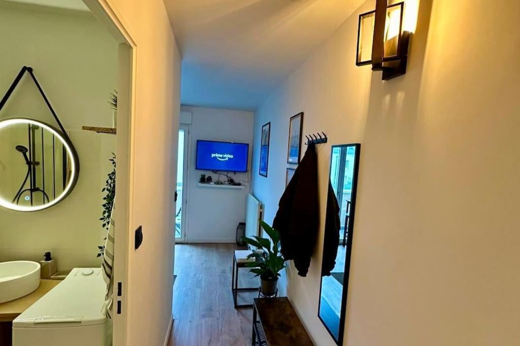New Avec Balcon A Evry - Proche Paris - Rer 5 Min - Wifi *