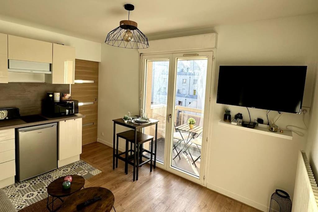 New Avec Balcon A Evry - Proche Paris - Rer 5 Min - Wifi * Courcouronnes